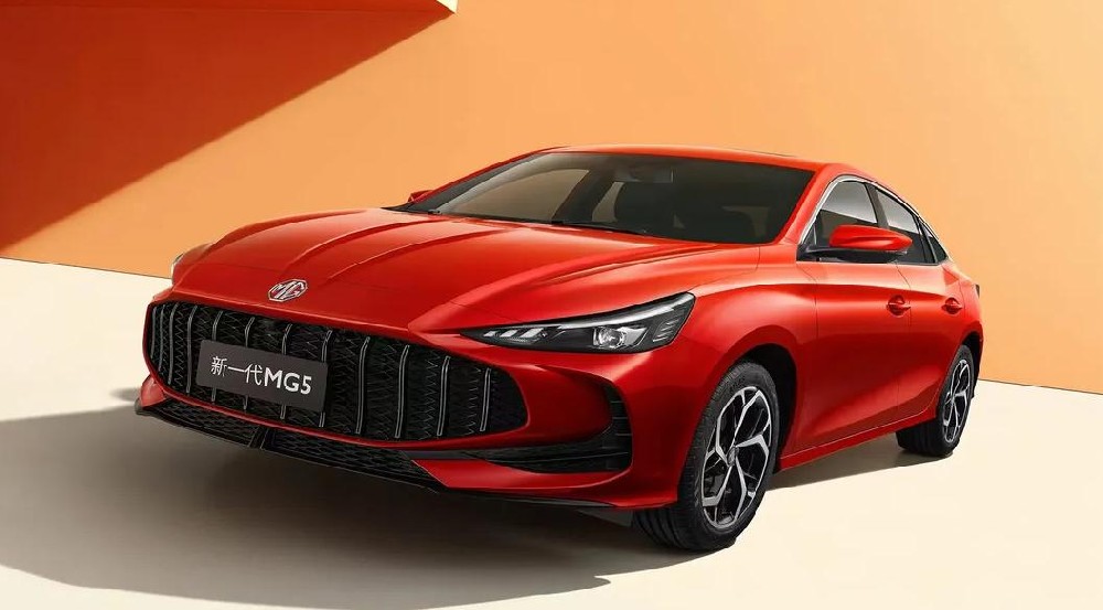 2025/2026 China Oil Car Mg5 1.5L/1.5t Compact Sedan Pure Gasoline Car