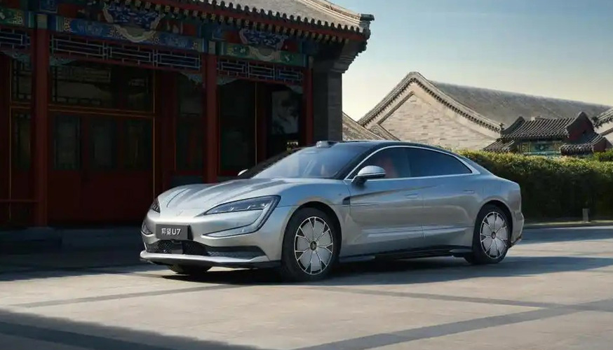 Yangwang U7 Full-size Luxury Sedan Dual-motor Four-wheel-drive EV Car