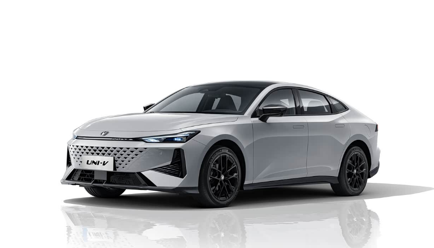 China 2025 Changan Uni-V 1.5/2.0t Sedan Gasoline High Speed Car