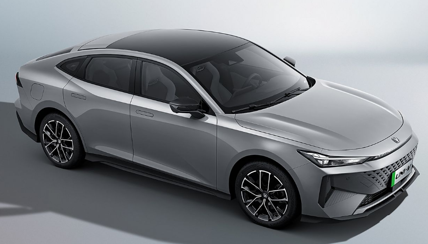 China 2024 Changan Uni-V Idd 1.5/2.0t High Speed Plug-in Hybrid Car
