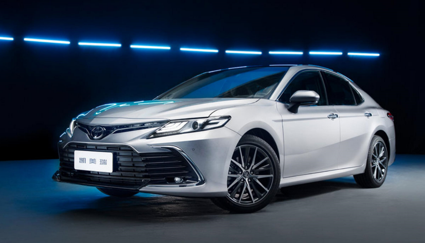 Toyota Camry 2.0/2.5L Pure Gasoline Dual-Engine Long Range Car