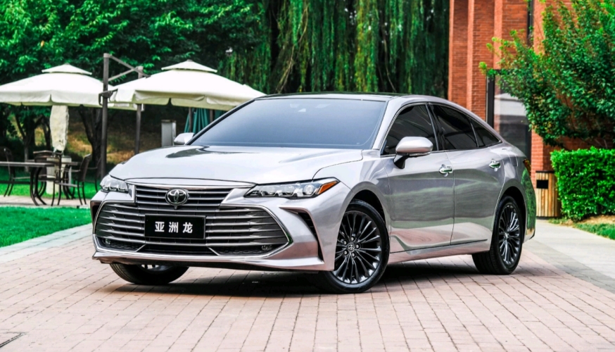 Toyota Avalon 2025 5 Seats 3 Vans Fuel Vehicle Petrol Car