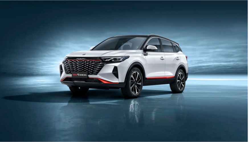 New Aeolus Ax7 Bev Dongfeng Vehicle 4 Wheel  Gasoline Car