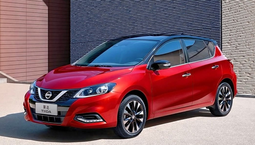 Nissan Tiida Compact Car 5-door Hatchback