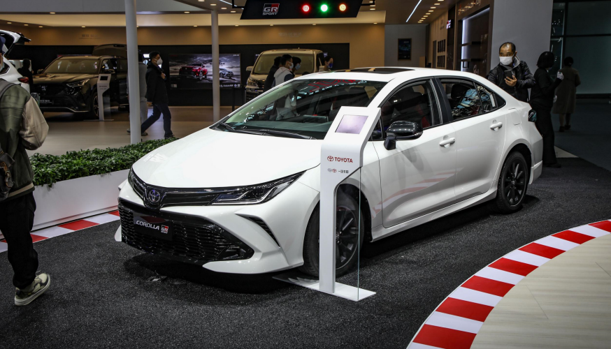 Toyota Family Car Corolla Gasoline Sedan  Car